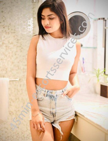 Caroline - Model Girl 